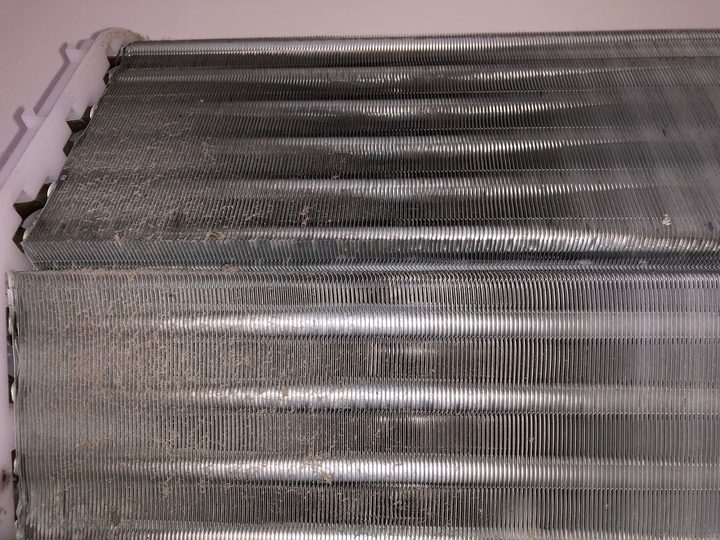 エアコン熱交換器クリーニング施工前
