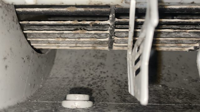 エアコンクリーニング（送風ルーバー洗浄）施工前