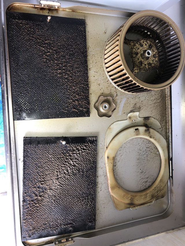 換気扇フィルター施工前