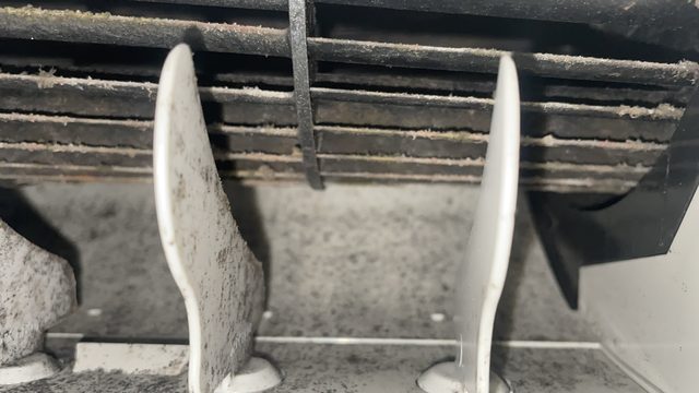 江東区でのエアコンクリーニング施工前